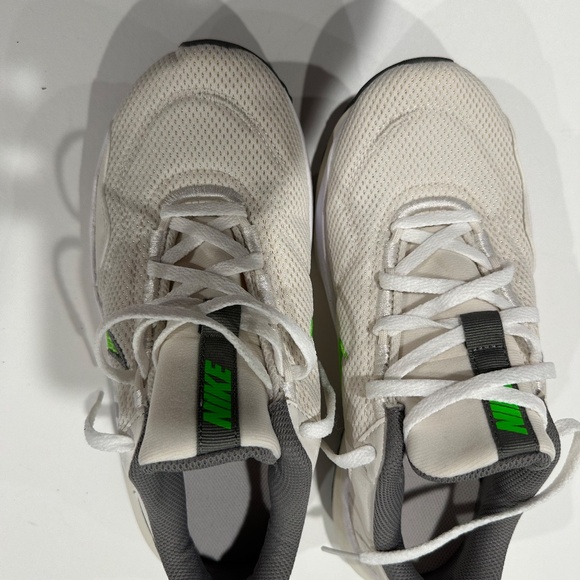 Nike Legend Essential 3 Running Crossfit Shoes - NEW - Size 6. - Picture 6 of 11